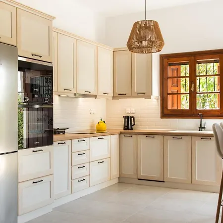 Zoe /renovated! Villa *